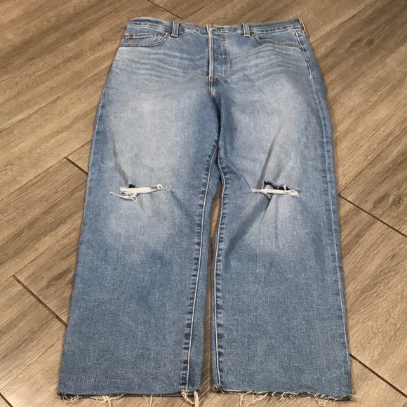 Levi’s size 32 Ribcage Straight Ankle Button Fly Fray Hem Light Wash Jeans - Picture 8 of 15